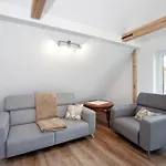 Neu Renovierte Dachgeschosswohnung *