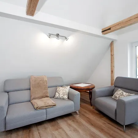 Neu Renovierte Dachgeschosswohnung * 바트 부르자흐