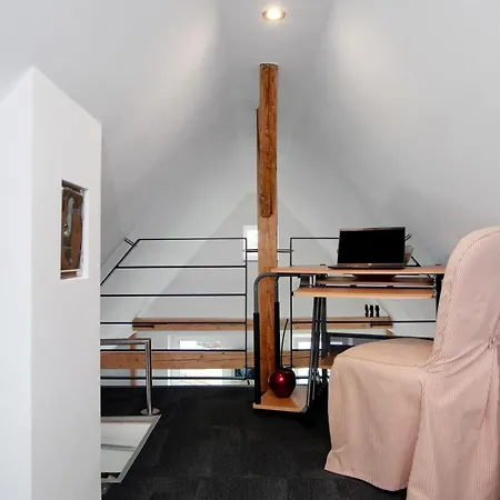 아파트 Neu Renovierte Dachgeschosswohnung