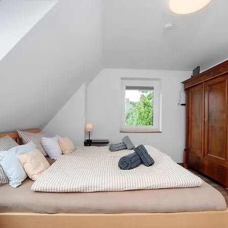아파트 Neu Renovierte Dachgeschosswohnung *