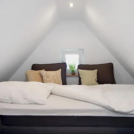 Neu Renovierte Dachgeschosswohnung 아파트 *