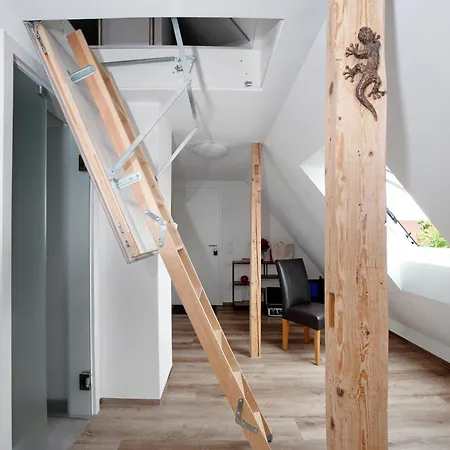 Neu Renovierte Dachgeschosswohnung * バート・ヴルツァッハ