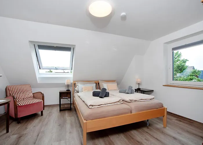 Neu Renovierte Dachgeschosswohnung